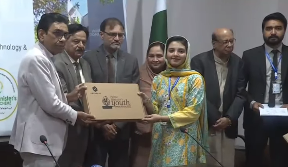 Karachi division not treason – Khalid Maqbool Siddiqui addressing laptop ceremony