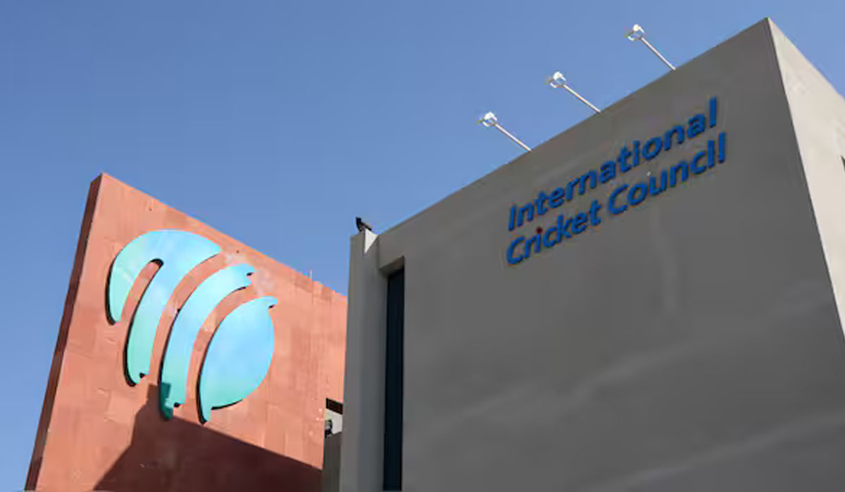 Pakistan and India cricket teams during a T20 match amid World Cup controversy